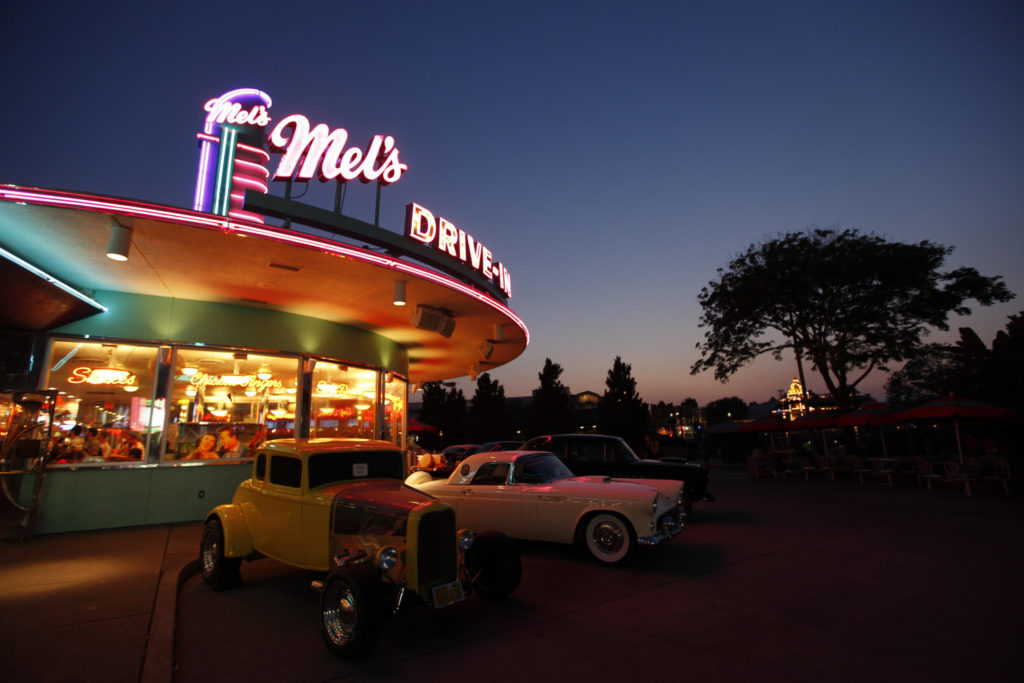 Mel's Drive-In at night